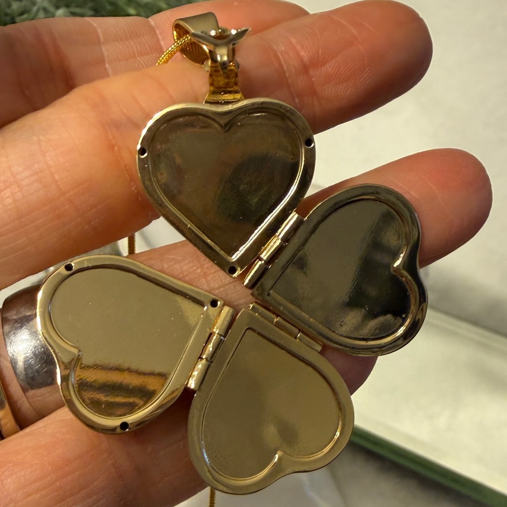 1Pcs Gostear Cute Four leaf Clover Love Heart
Photo Pendant - Picture 11 of 11
